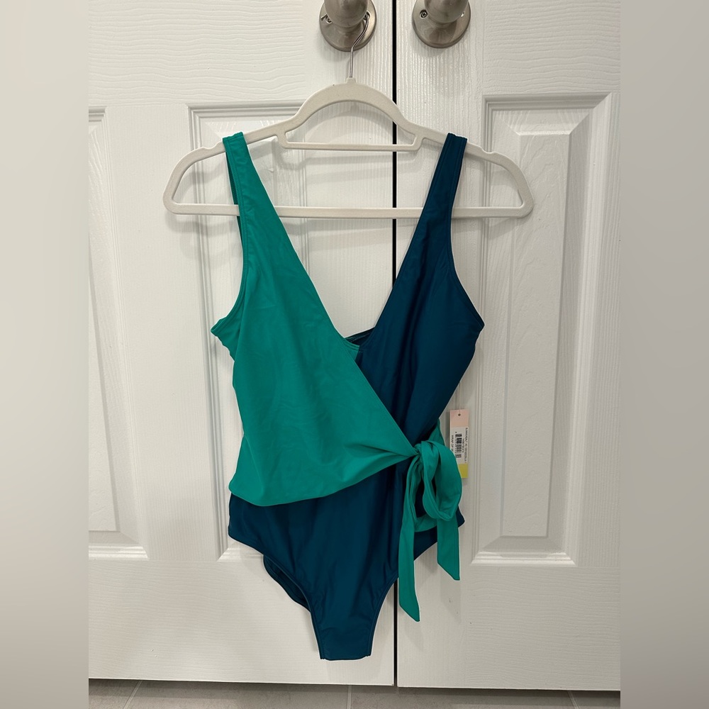 🌟NWT! NEVER WORN.🌟 Summersalt Perfect Wrap Size 10 Bathing Suit